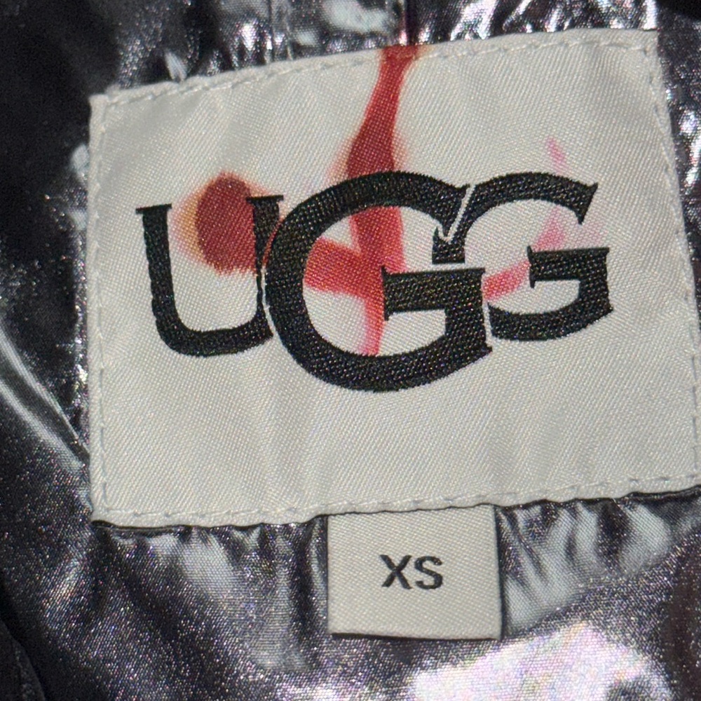 UGG IZZIE PUFFER JACKET NYLON SILVER METALLIC NWT - image 3